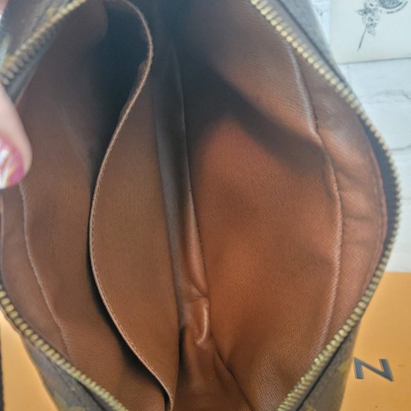 ❌❌ SOLD ❌❌  Louis Vuitton Compeign 28 - converted to crossbody - Picture 13 of 15